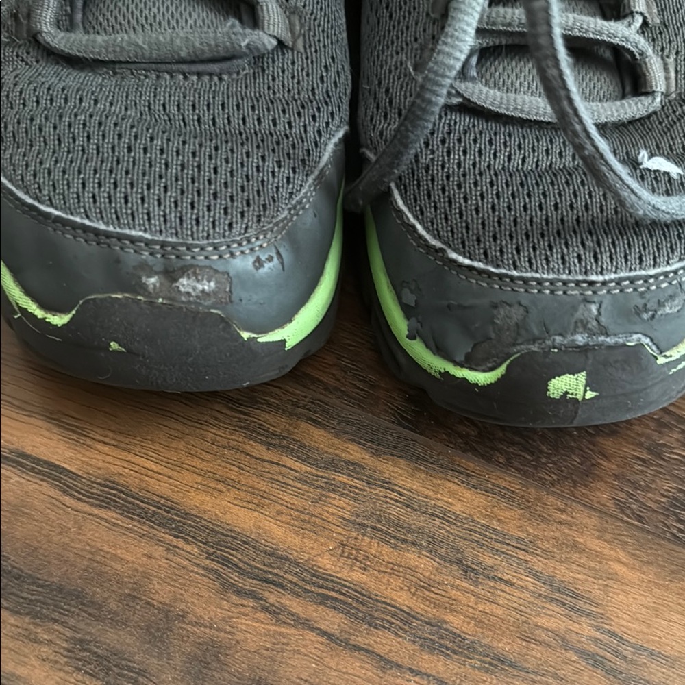 Skechers Kids Gray and Green Shoes size 5 fair condition with some flaws - Picture 6 of 13